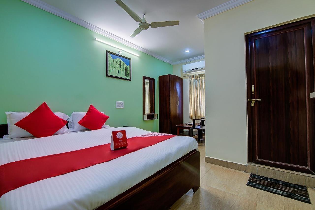 Hotel Oyo Lalitha Delight Visakhapatnam Exterior foto