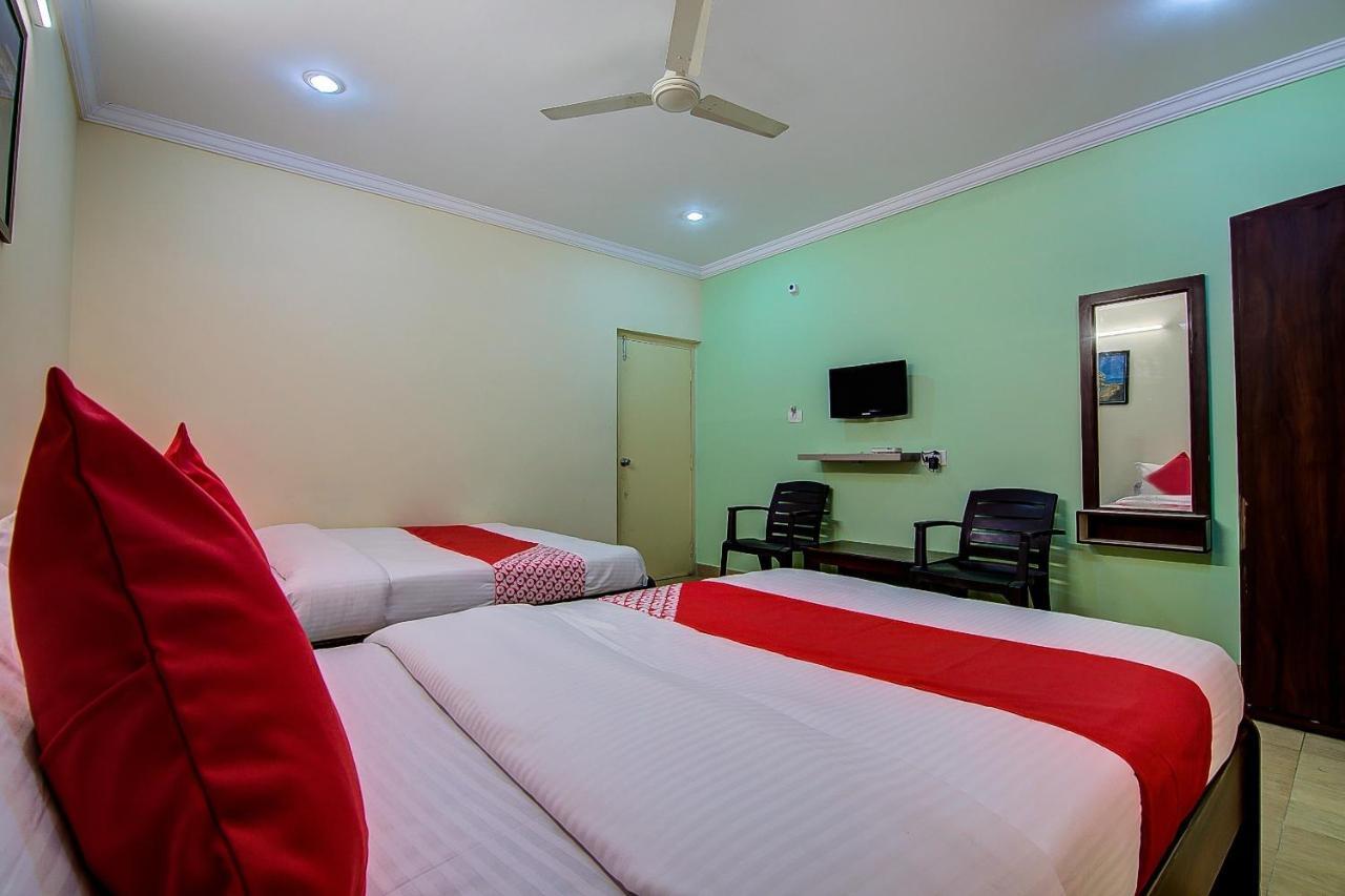 Hotel Oyo Lalitha Delight Visakhapatnam Exterior foto